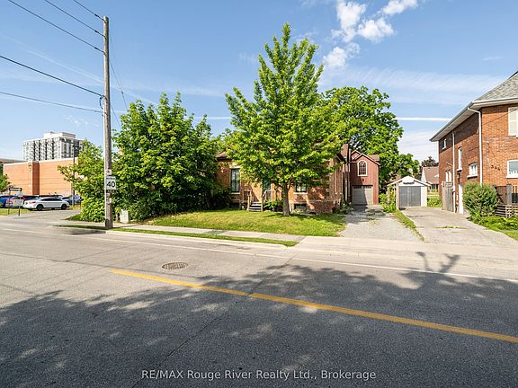 2nd image of 342 Mary St N