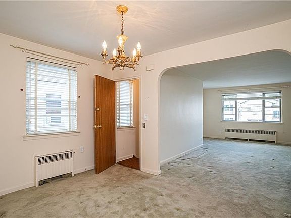4th image of 745 Quincy Ave #2