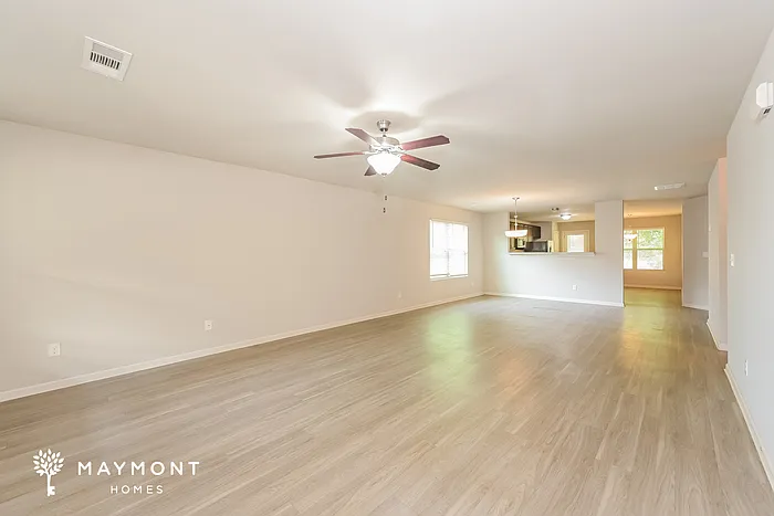 165 Rockingham Dr — Photo 5