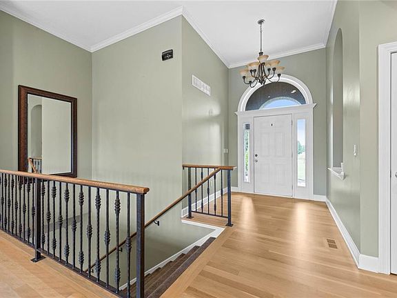 2nd image of 4460 Meadow Ct