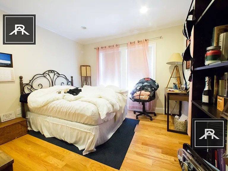 39 Beaconsfield Rd #1 — Photo 11