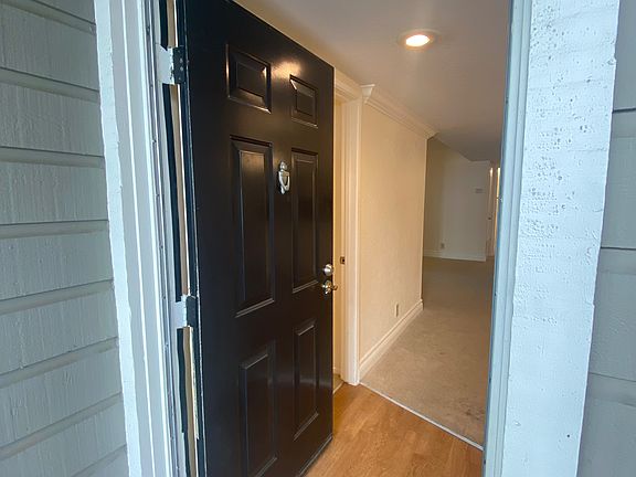 4th image of 650 Canyon Oaks Dr APT B
