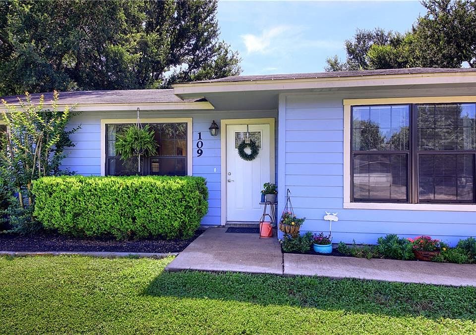 1st image of 109 W Maunalua Dr