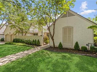 7921 Bristol Ct, Prairie Village, KS 66208