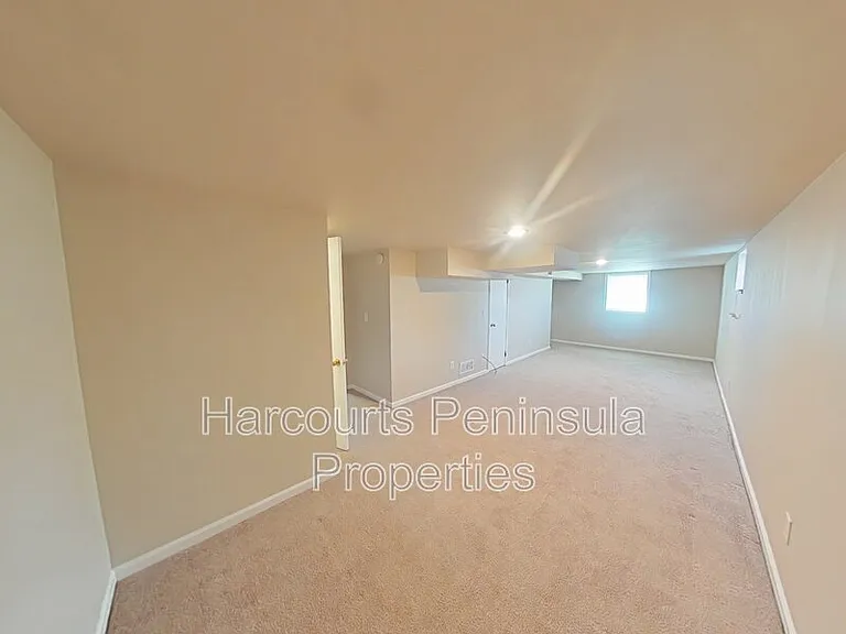 1011 Rainier Ave — Photo 3