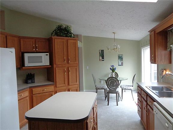 4th image of 204 Pellegrene Dr