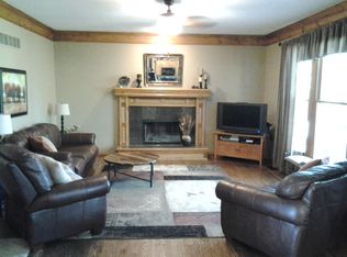 15726 Beverly Ct, Overland Park, KS 66223