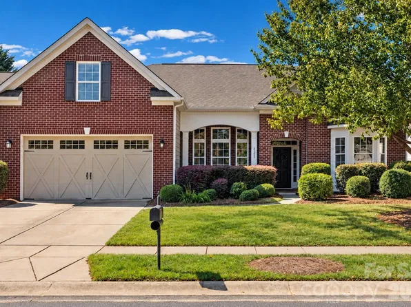 8720 Artesa Mill Ln, Charlotte, NC 28214