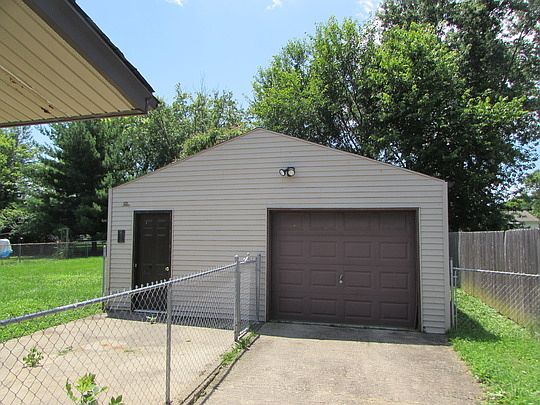 2nd image of 122 Whippoorwill Dr