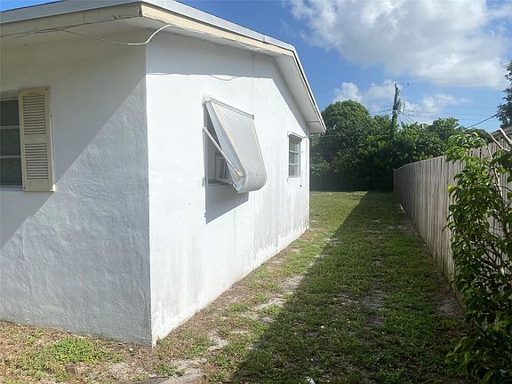 4th image of 2323 NW 27th Street
