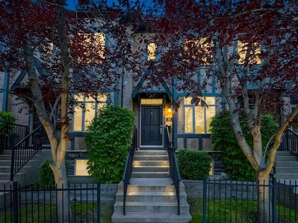 6 E Scarpe Dr SW #20, Calgary, AB T2T 6P2