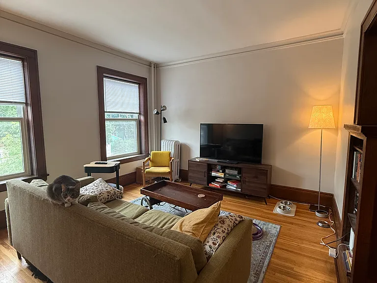 137 Fairview Ave N #4 — Photo 10