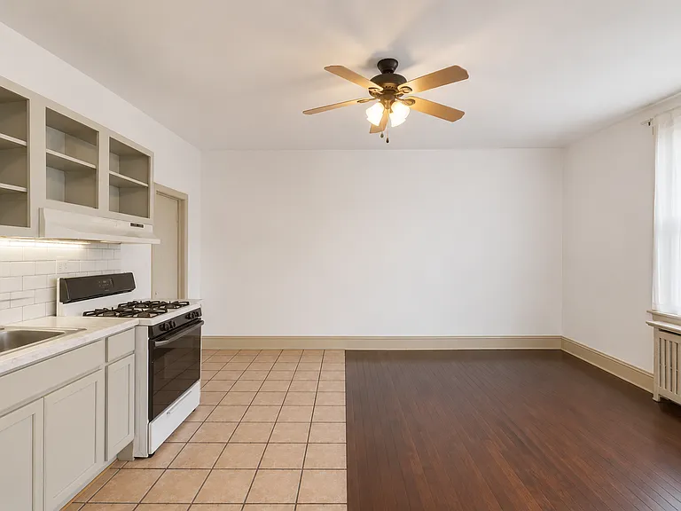 4712 Woodland Ave #3 — Photo 1