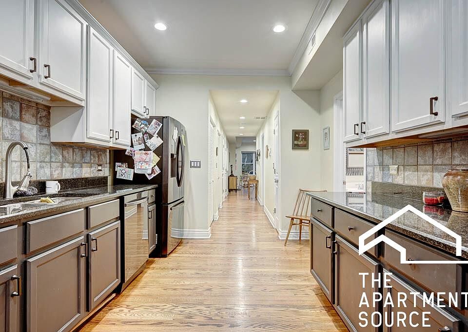 1st image of 2539 N Hamlin Ave #2F