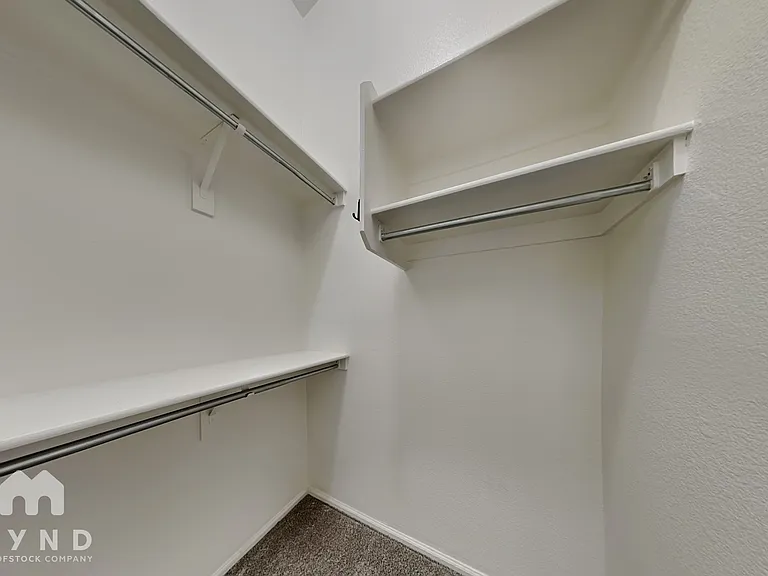 714 E Lovegrass Dr — Photo 11