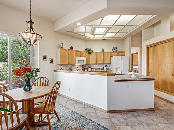 5th image of 4215 New Vistas Ct NW