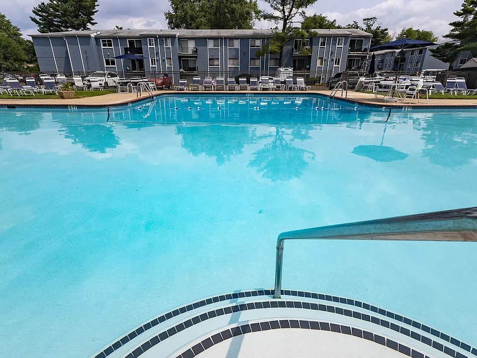 Arbor Lane Apartments Pool