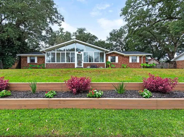 3095 Bent Oak Rd, Pensacola, FL 32526
