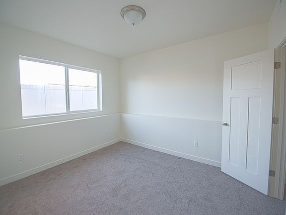 2nd image of 662 W Meadow Dr APT 102
