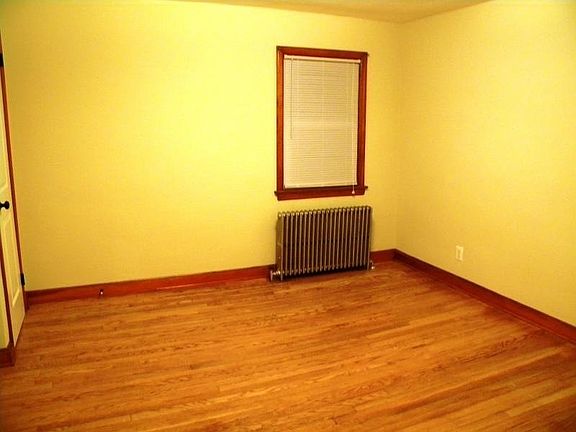 3rd image of 210 No 4 Ave