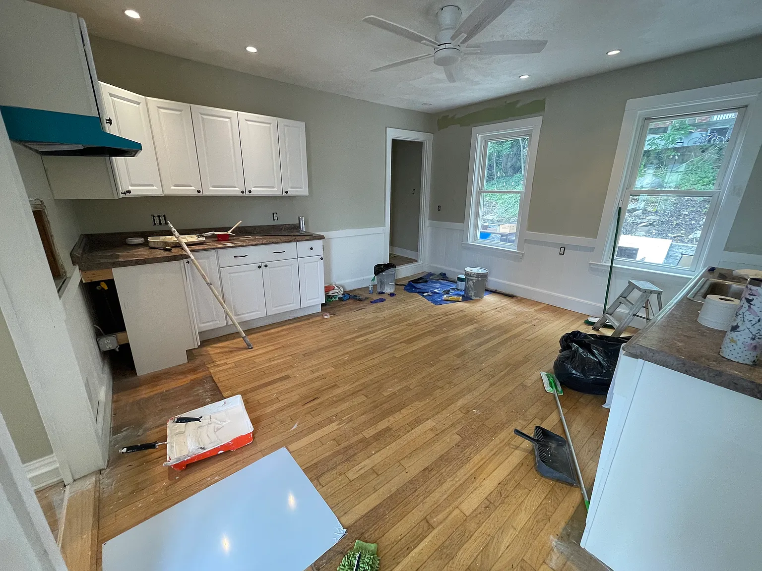 2 bed, 1.5 bath, 9999 sqft, $2,800 — Photo 4