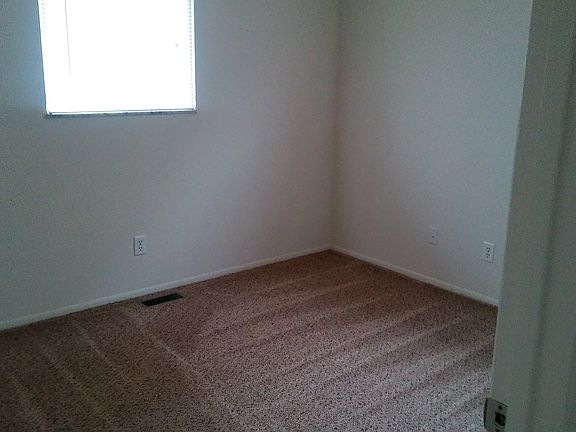 5th image of 1233 Uhlwood Dr