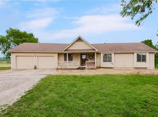 15628 238th St, Tonganoxie, KS 66086