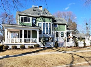 902 N Division St, Appleton, WI 54911