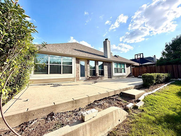 2102 Central Park Dr — Photo 26