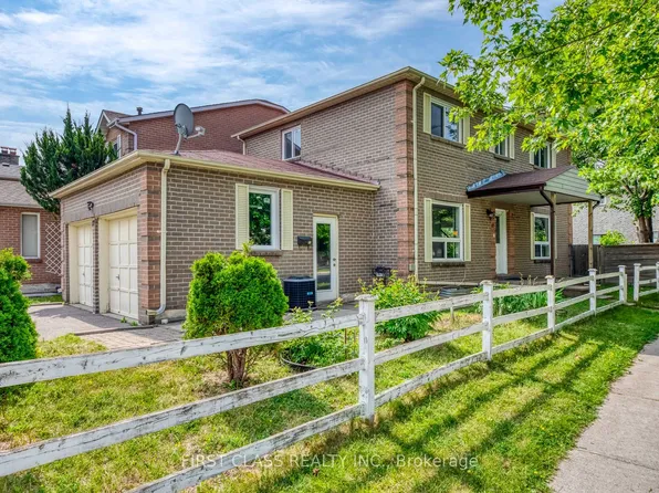 27 Alton Towers Cir, Toronto, ON M1V 3T2