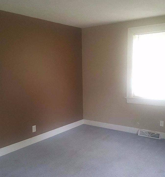 2nd image of 226 Twin Oak Dr