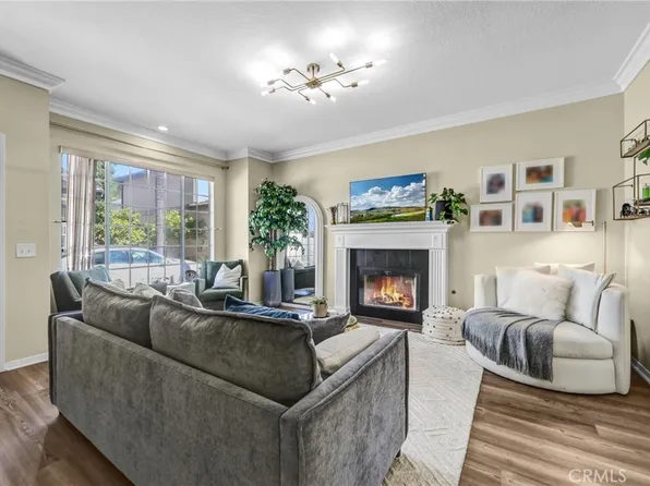 1849 10th Ave APT E, Monrovia, CA 91016