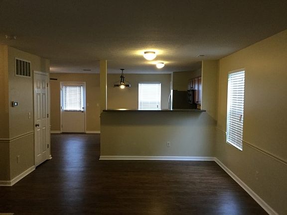 4th image of 1274 Canterhurst St