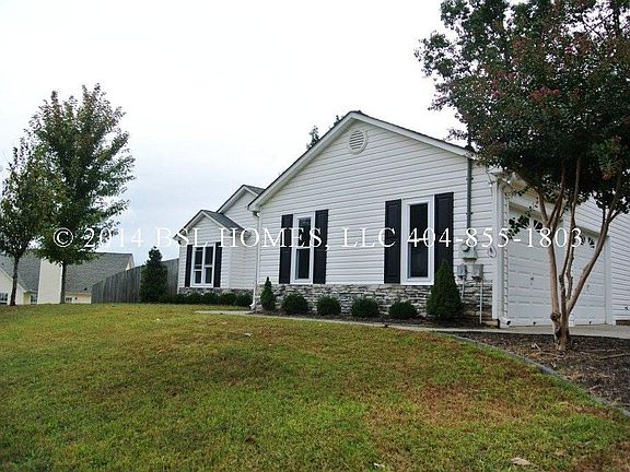 2nd image of 302 Hillcrest Ln