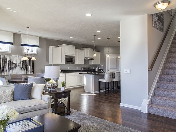 5th image of 8001 Parkcroft Dr