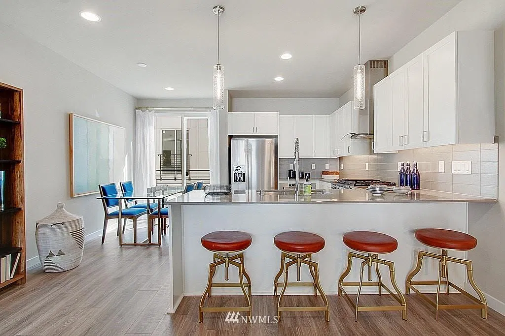 3 bed, 1450 sqft, $3,400 — Photo 3
