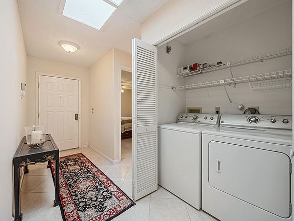 2nd image of 9 Ridge Pointe Drive #D