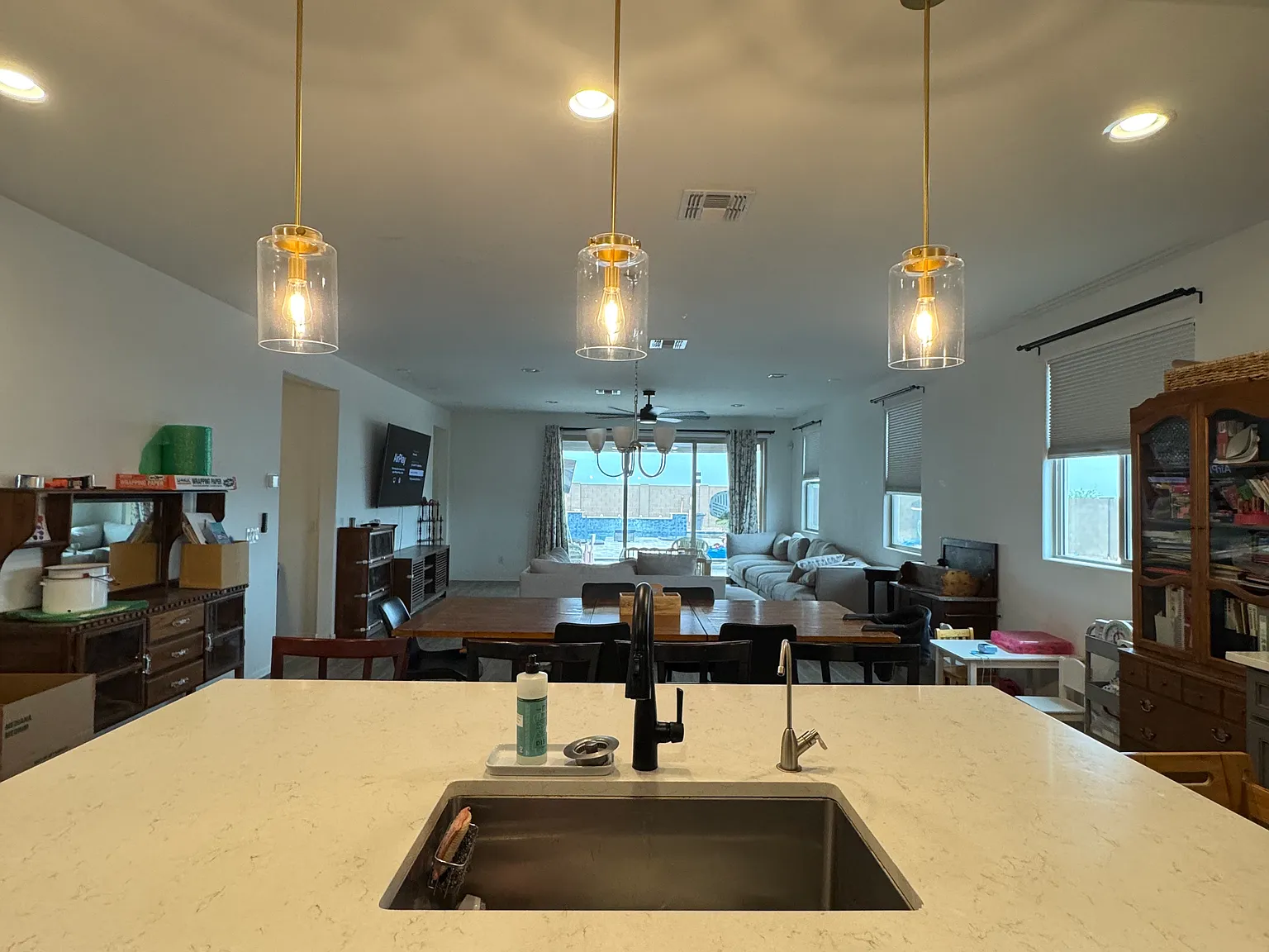 4 bed, 2400 sqft, $3,500 — Photo 1