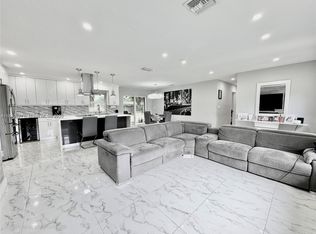 161 NW 46th Ter, Plantation, FL 33317