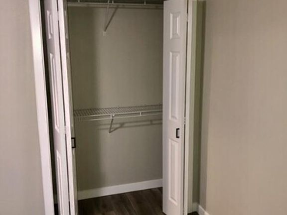 3rd image of 1105 Lafayette St S Room 2