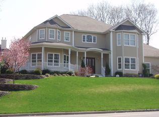 2 Kate Ct, Port Jefferson, NY 11777