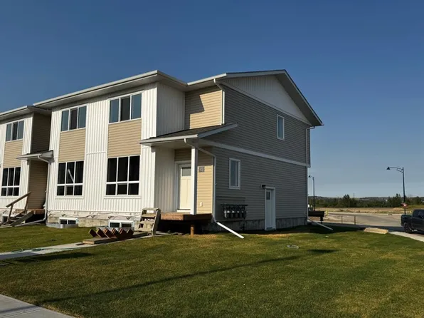 42 SW Lavelle Close, Red Deer, AB T4S 0S5