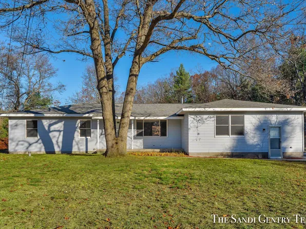 1996 White Lake Dr, Whitehall, MI 49461