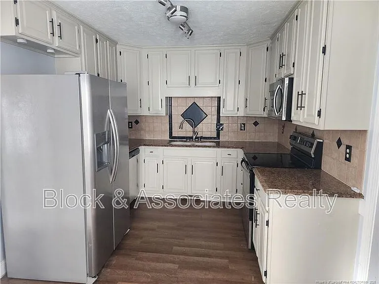 3460 McChoen Dr — Photo 2