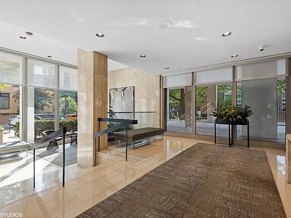 4th image of 88 W Schiller St APT 1907