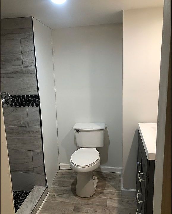master full bath in room 