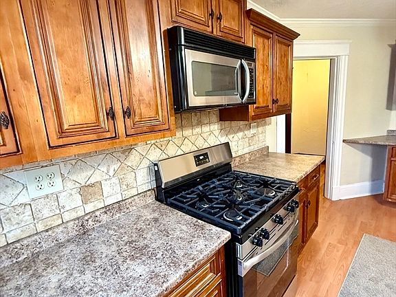 4th image of 2143-2145 Northampton St