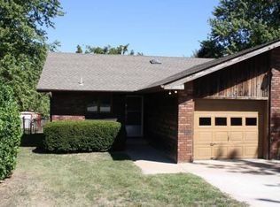 2335 W Walnut Lawn St, Springfield, MO 65807