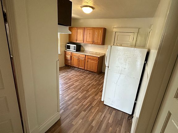 3rd image of 554 Tonawanda St