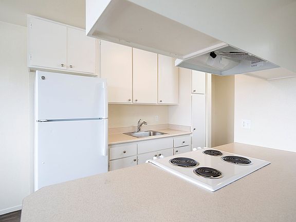 4th image of 3113 Market St APT 4